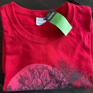 NWT SEPAQ Parc Frontenac T-Shirt, L, red with Moon & Tree Motif